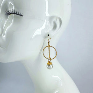 LA PEARLA DROP EARRING