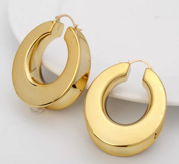 GOLDEN CONCAVE HOOP EARRINGS